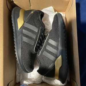 Adidas u path toddler shoes size 7